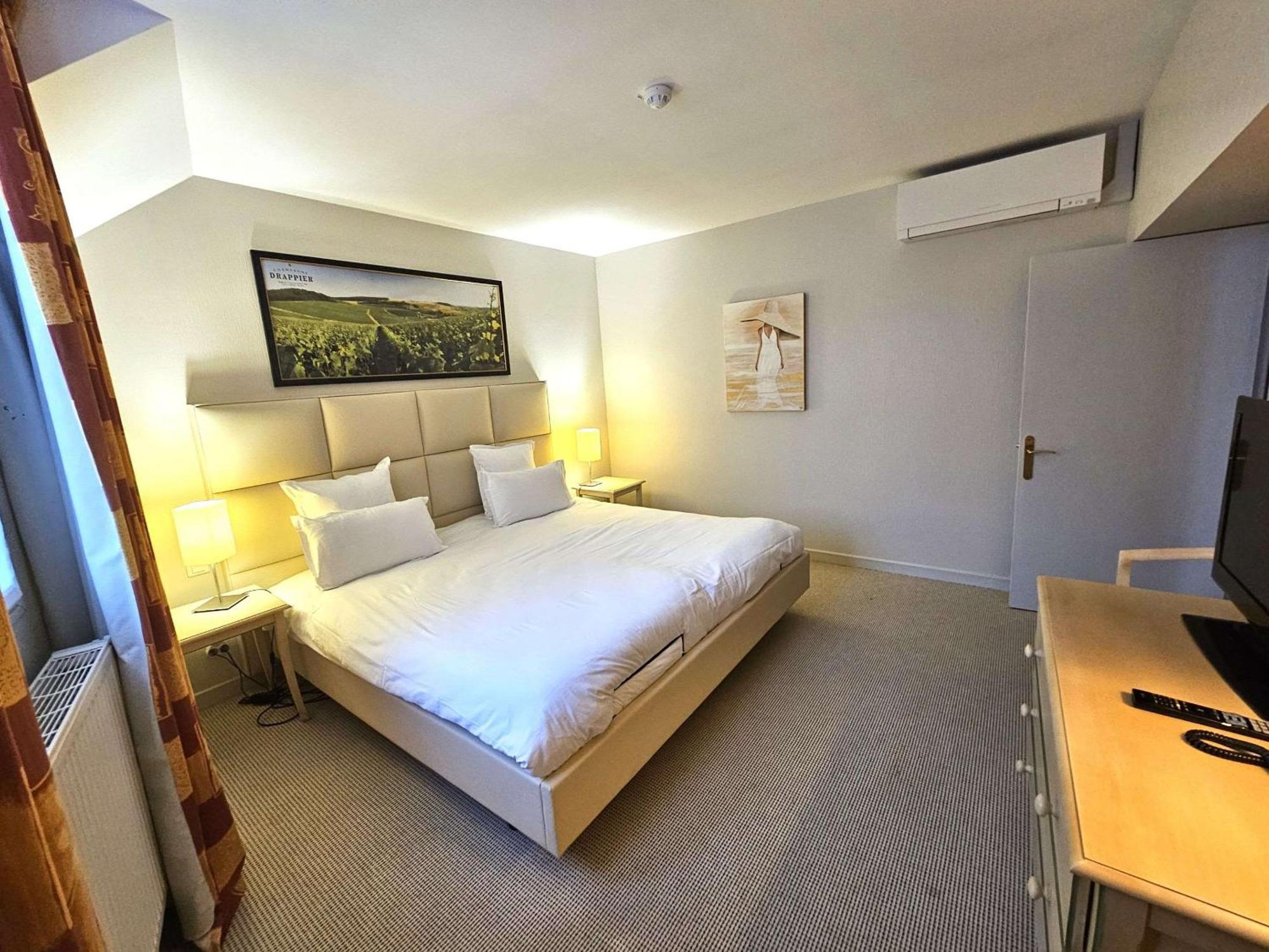 Auberge Du Lac, Sure Hotel Collection By Best Western Mesnil-Saint-Pere Luaran gambar
