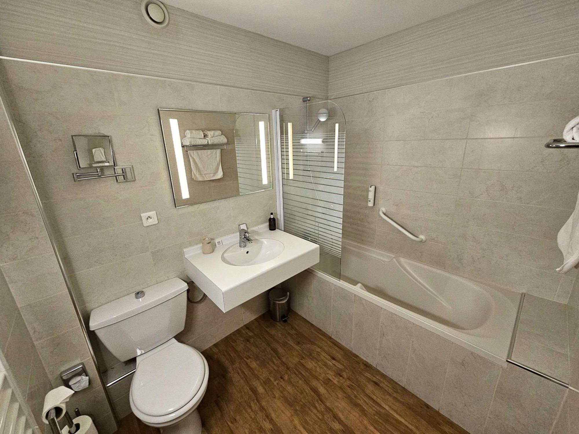 Auberge Du Lac, Sure Hotel Collection By Best Western Mesnil-Saint-Pere Luaran gambar