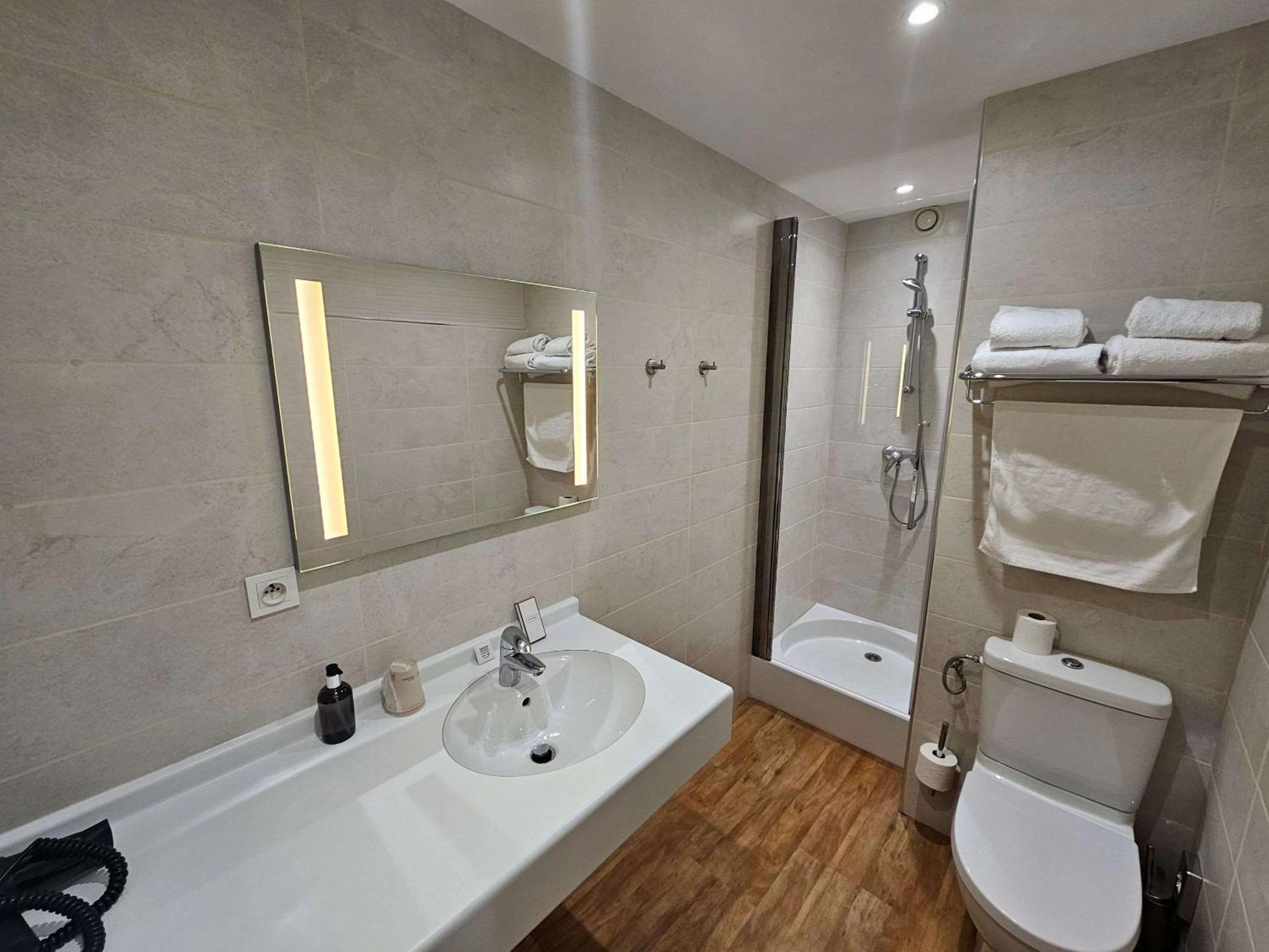 Auberge Du Lac, Sure Hotel Collection By Best Western Mesnil-Saint-Pere Luaran gambar